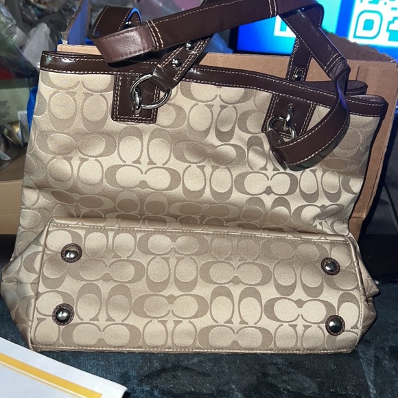 Coach purse - Picture 4 of 7